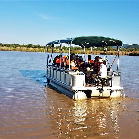 Crocodile Pools River Safaris Gaborone Buitenkant foto