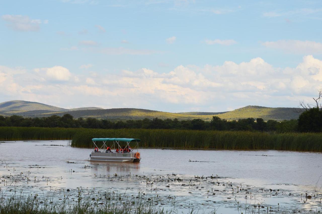 Crocodile Pools Resort Gaborone Buitenkant foto