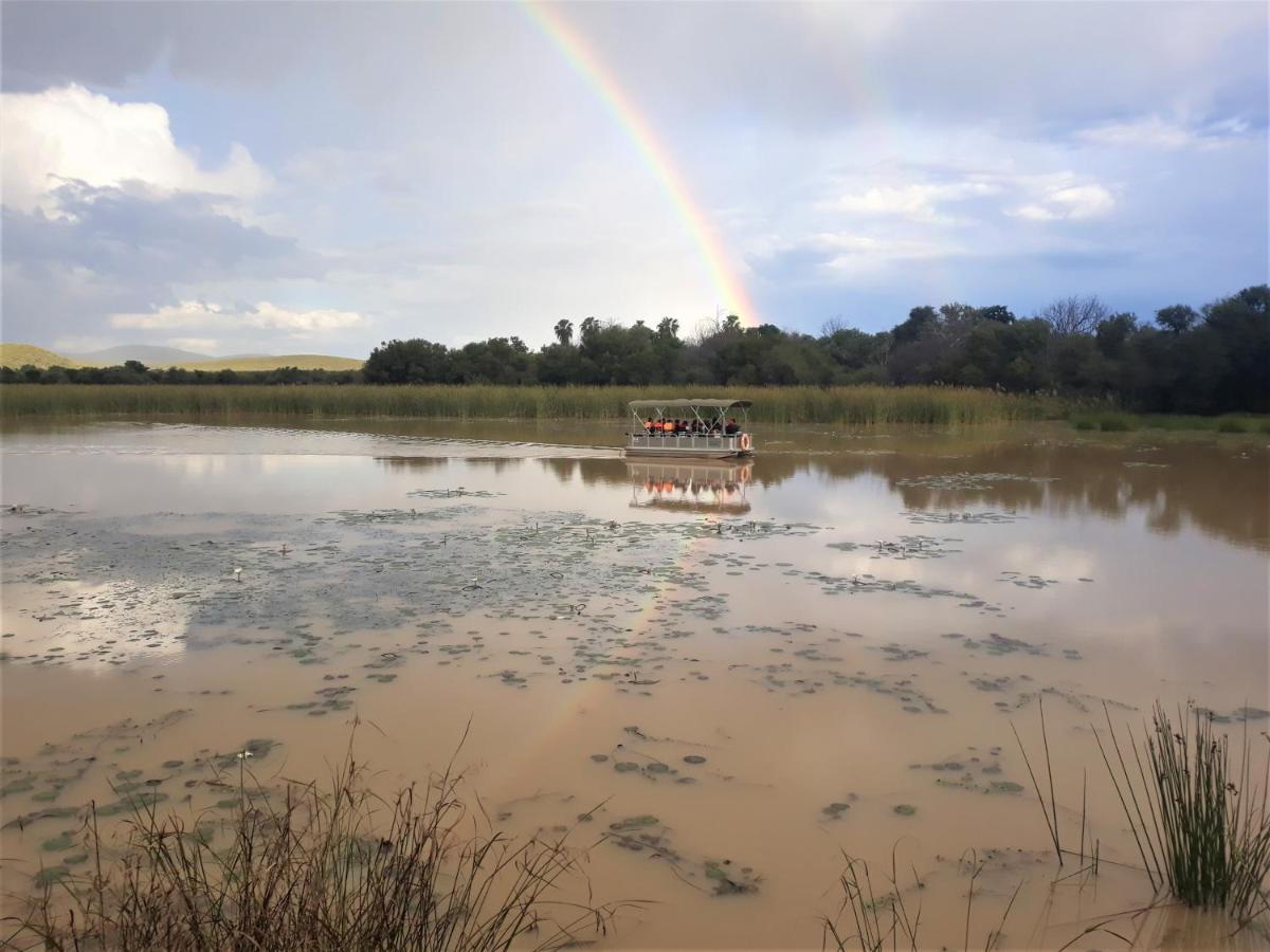 Crocodile Pools Resort Gaborone Buitenkant foto