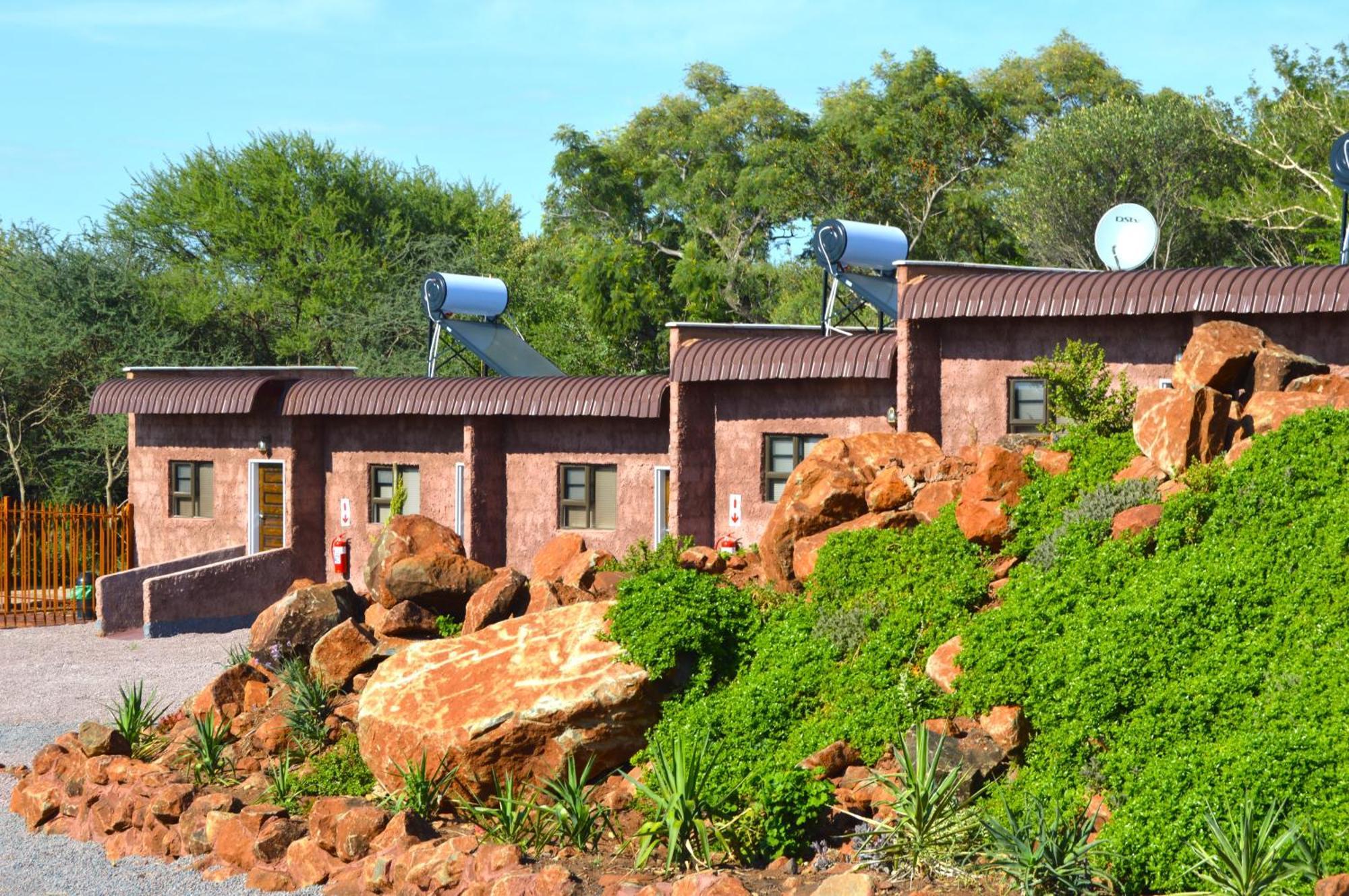 Crocodile Pools Resort Gaborone Buitenkant foto