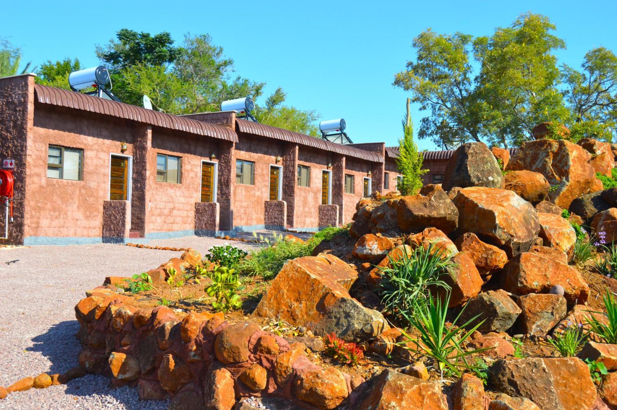 Crocodile Pools Resort Gaborone Buitenkant foto