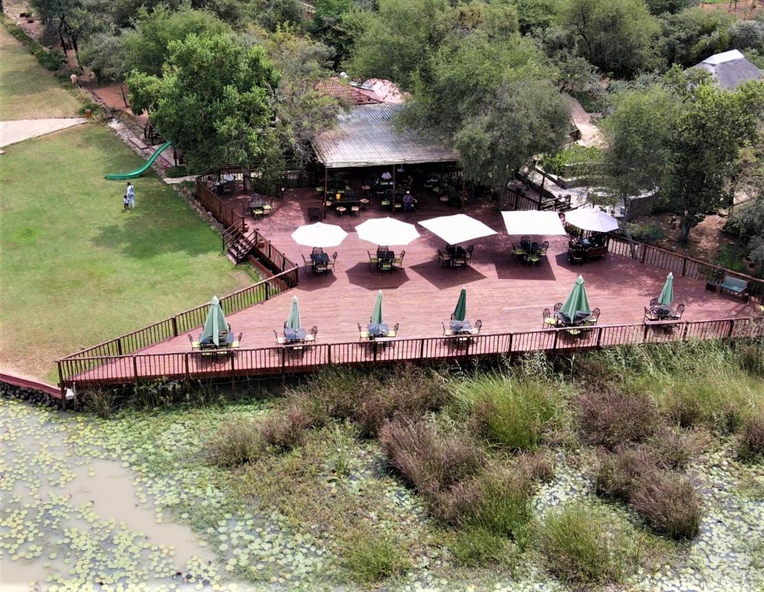 Crocodile Pools Resort Gaborone Buitenkant foto