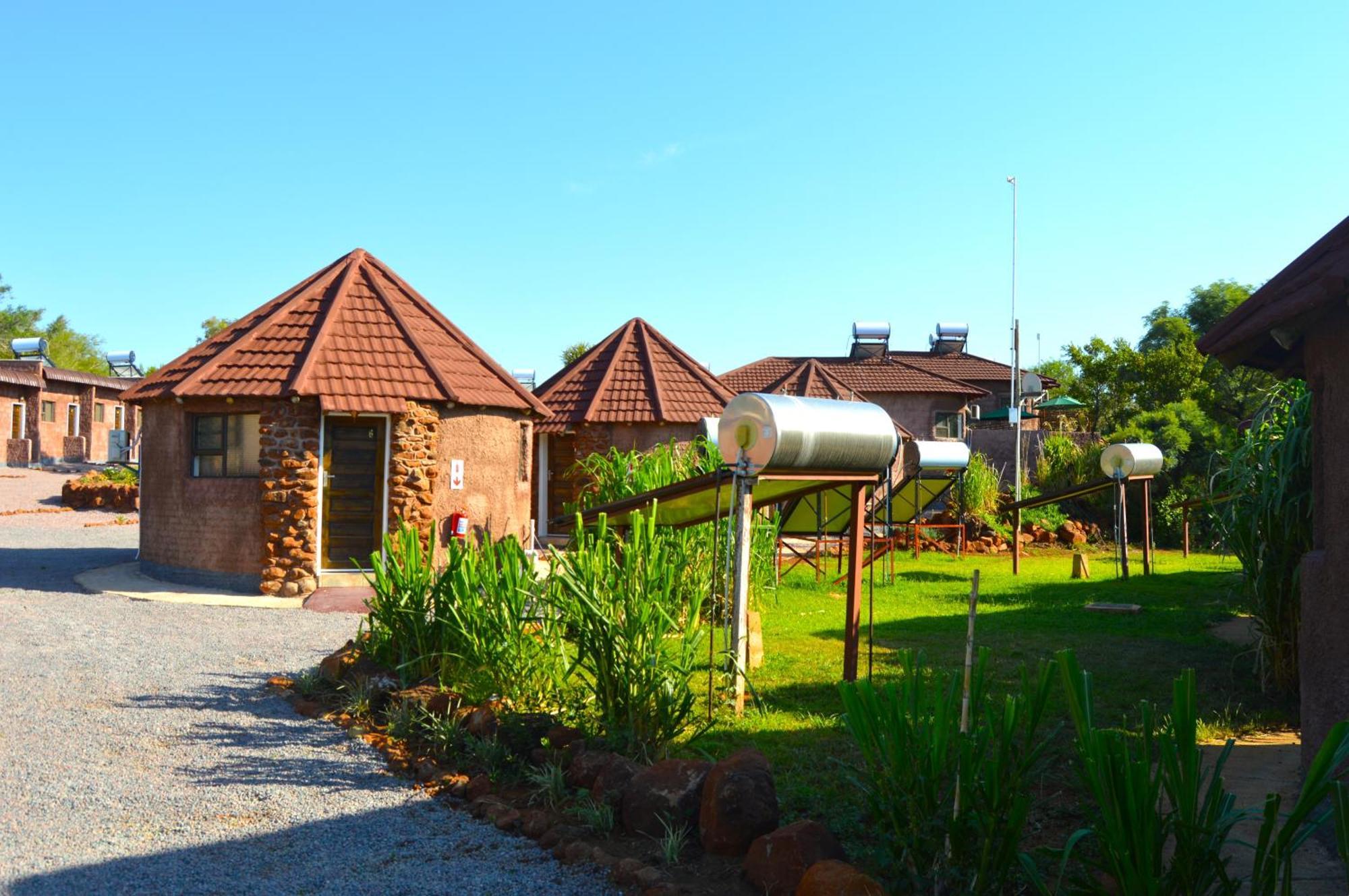 Crocodile Pools Resort Gaborone Buitenkant foto