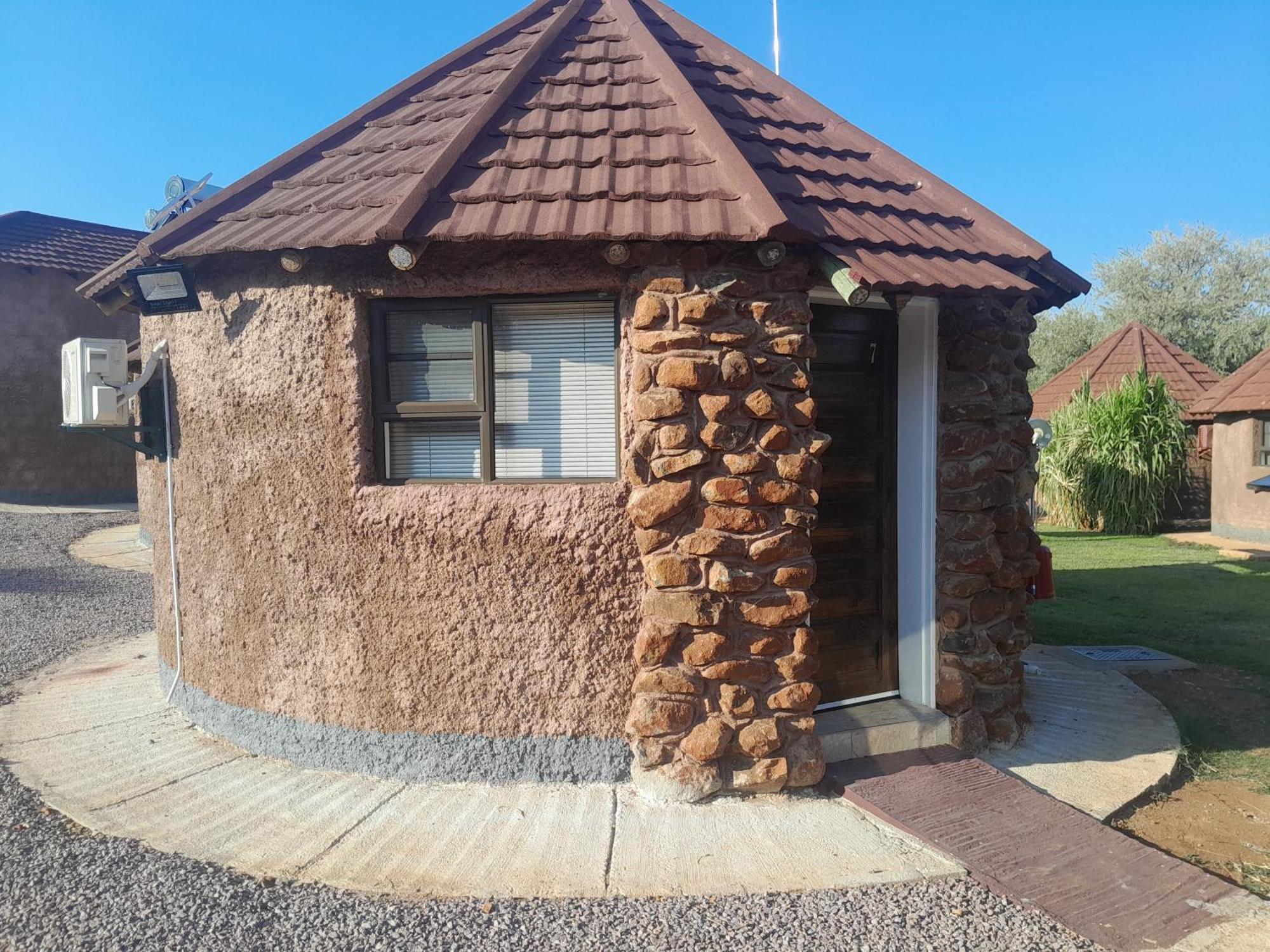 Crocodile Pools Resort Gaborone Buitenkant foto